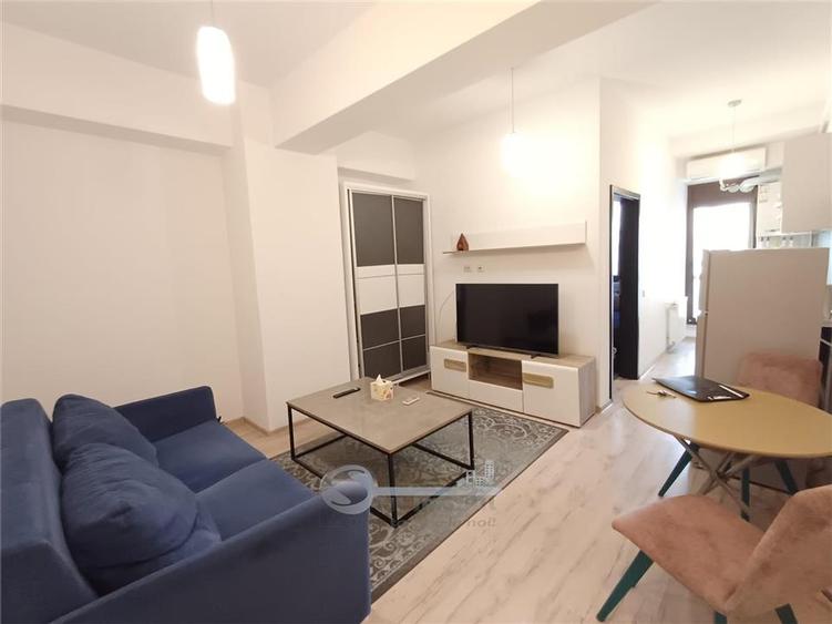 Apartament cu 2 camere decomandat în Podu Roș