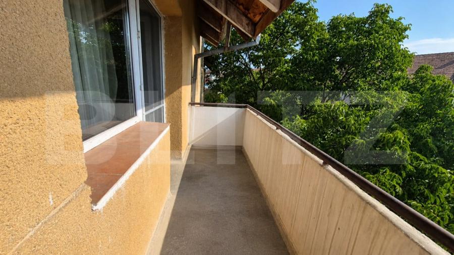 Apartament cu 3 camere decomandat în Carpați 2