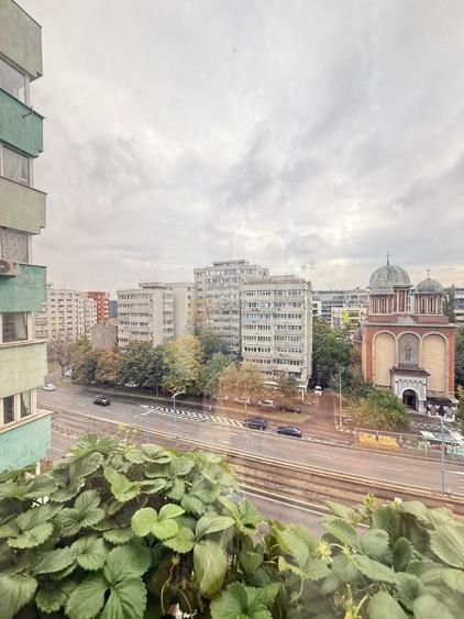 Apartament cu 3 camere decomandat, mobilat în Titulescu