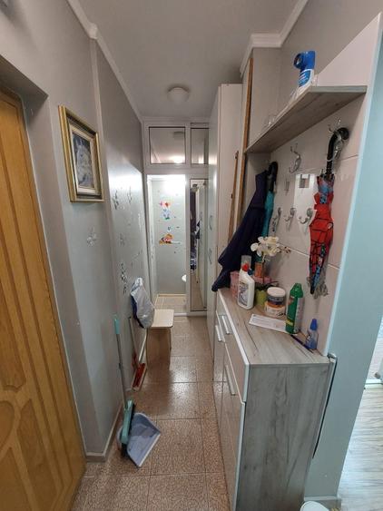 Apartament cu 3 camere decomandat în Est