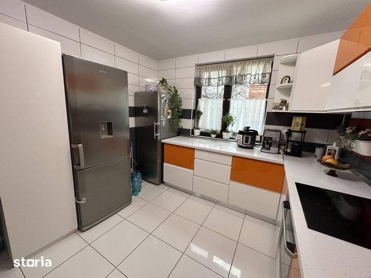 Casă cu 4 camere cu Teren 261 Mp în Berceni