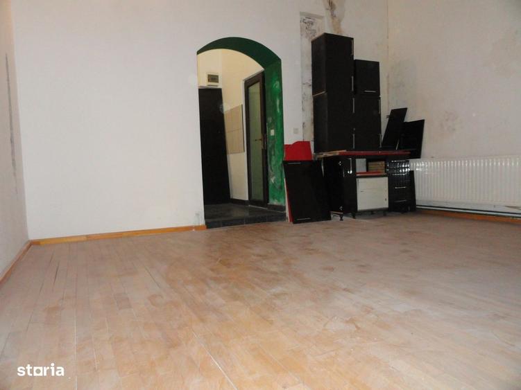 Spațiu comercial, de 70 mp, în Central