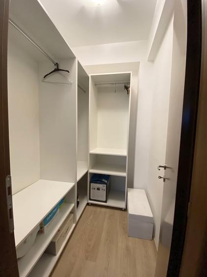 Apartament cu 5 camere decomandat în Eroii Revoluției