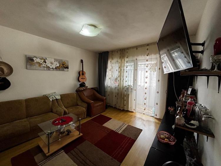 Apartament cu 2 camere decomandat, mobilat în Ostroveni