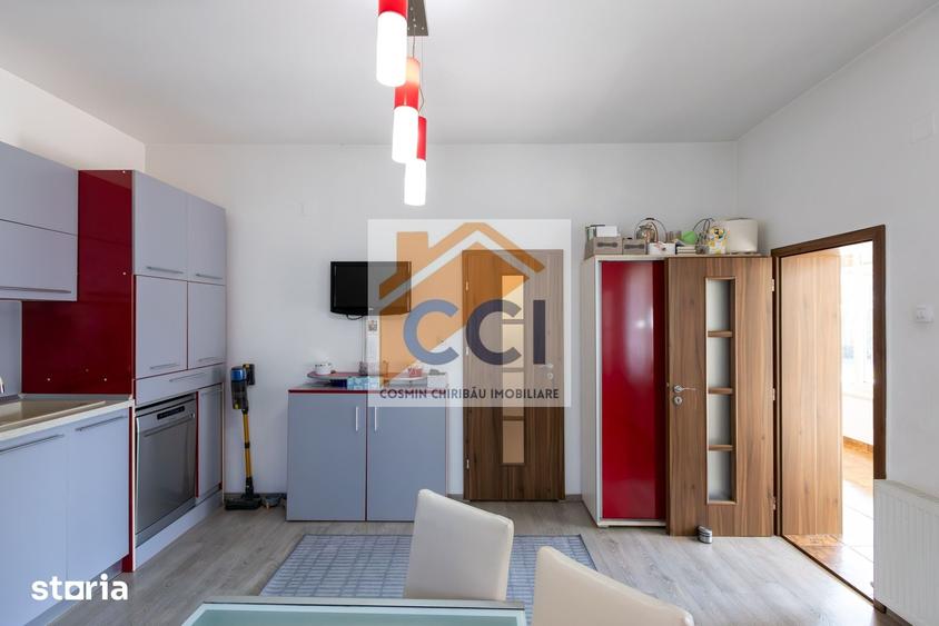 Casă cu 8 camere cu Teren 397 Mp în Central