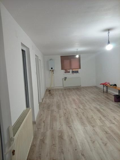Casă cu 3 camere cu Teren 500 Mp în Cerșani
