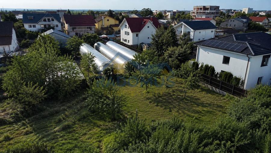 Casă individuală cu 8 camere cu Canalizare în Albert