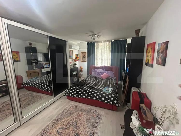Garsonieră decomandată în Micro 12