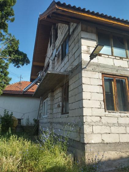 Casă cu 4 camere în Almașu Sec