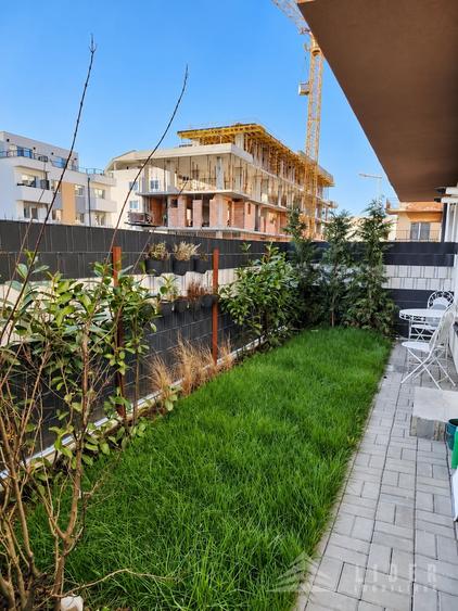 Apartament cu 2 camere semidecomandat, mobilat în Florești