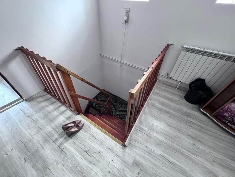 Casă individuală cu 4 camere cu Teren 120 Mp în Central