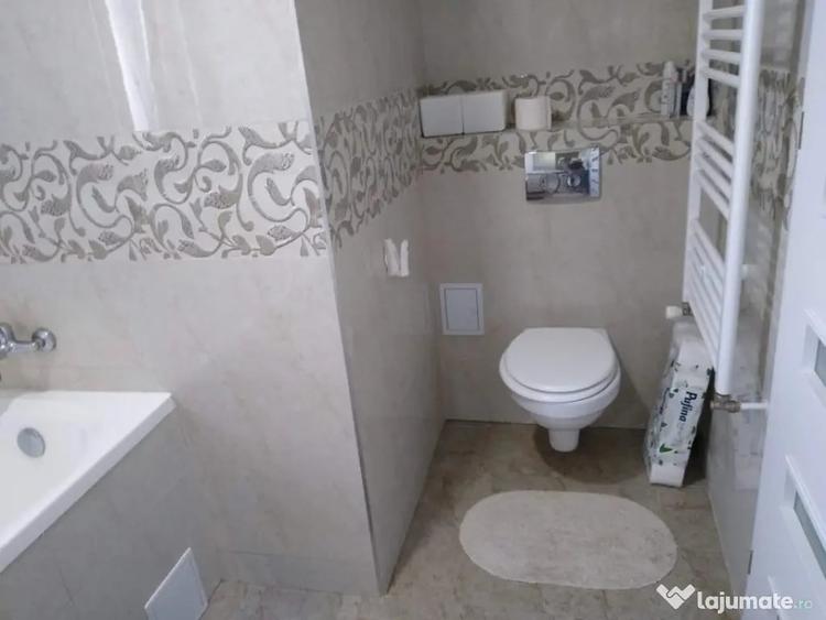 Apartament cu 3 camere semidecomandat în Mărăști