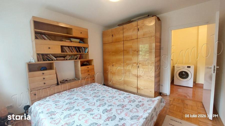 Apartament cu 3 camere semidecomandat în Est