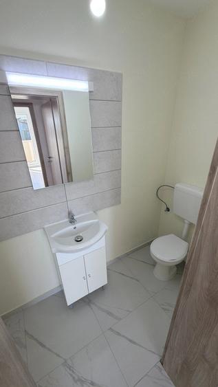 Apartament cu 3 camere decomandat în 1 Decembrie