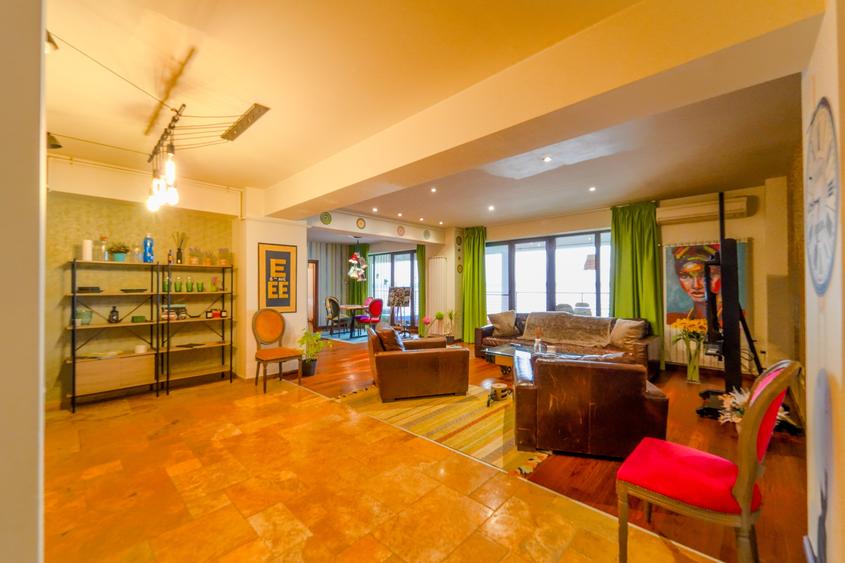 Apartament cu 3 camere decomandat în Central