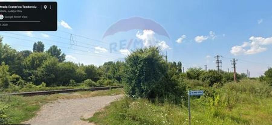 Teren Construcții intravilan de 3300 mp, în Odăi