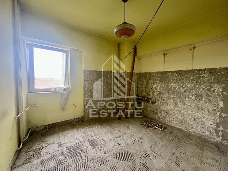 Apartament cu 4 camere decomandat în Simion Bărnuțiu