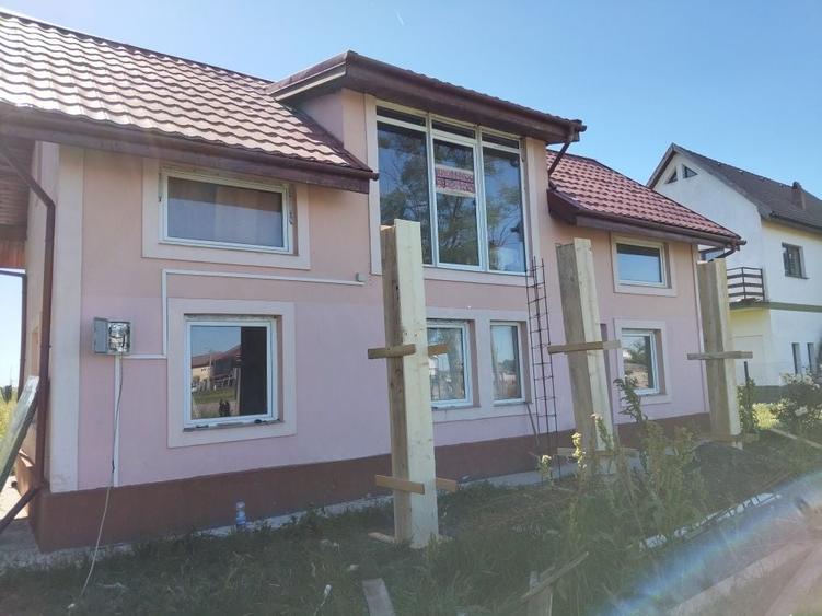 Casă cu 4 camere în Dudeștii Noi