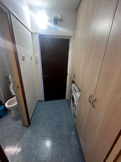Garsonieră decomandată, mobilată în Podul de Piatră