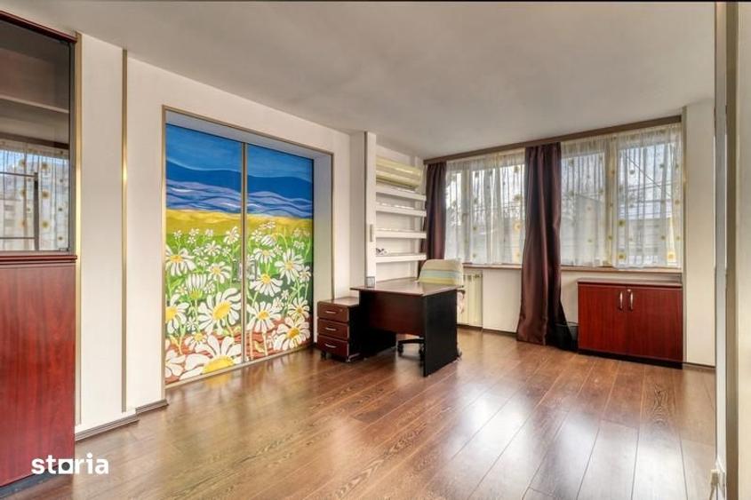 Apartament cu 5 camere decomandat în Grivița