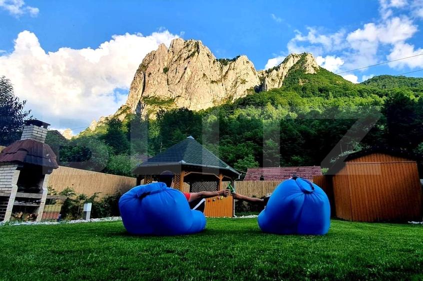 Casă individuală cu 6 camere cu Piscina în Valea Mănăstirii