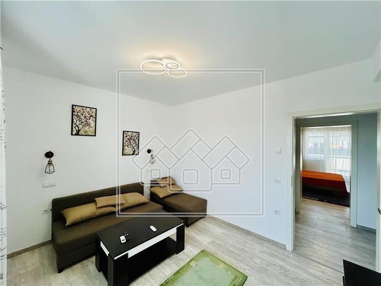 Apartament cu 4 camere nedecomandat în Piața Cluj