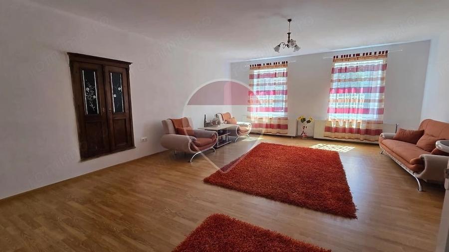 Casă cu 3 camere cu Teren 1320 Mp în Ațel