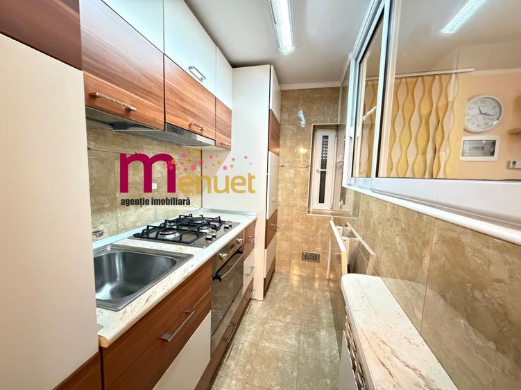 Casă cu 5 camere cu Teren 230 Mp în Păcii