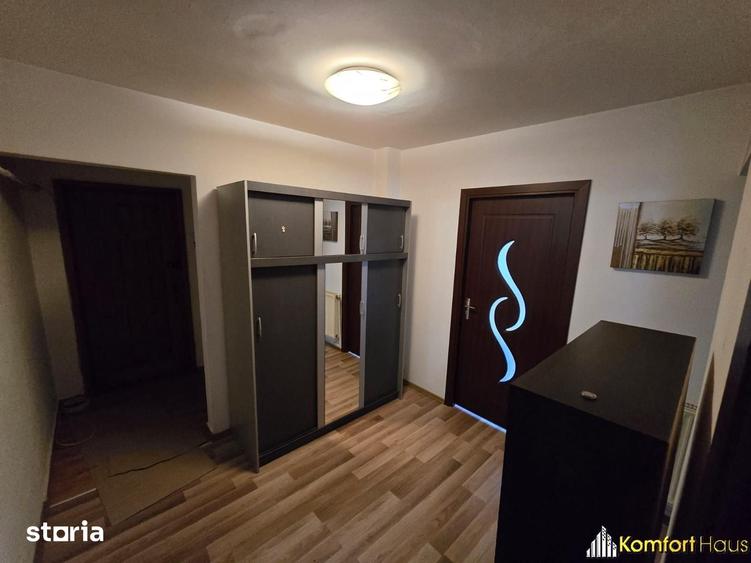 Apartament cu 3 camere decomandat în Central