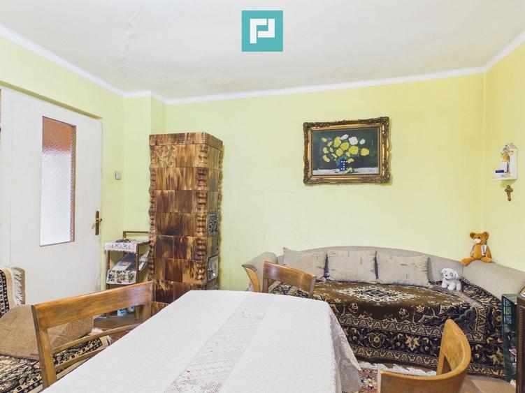 Casă individuală cu 4 camere cu Canalizare în Săvârșin