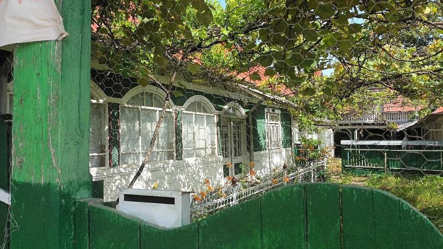 Casă cu 3 camere cu Teren 2700 Mp în Slobozia (Bara)