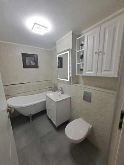 Apartament cu 3 camere decomandat în Central