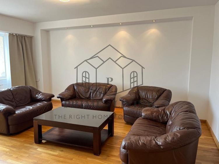 Apartament cu 3 camere, mobilat în Unirii