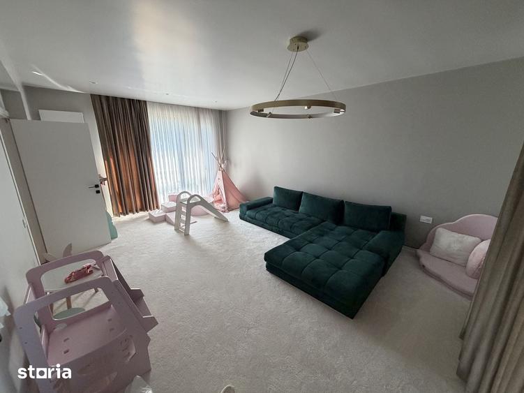 Casă cu 6 camere cu Teren 181 Mp în Apărătorii Patriei