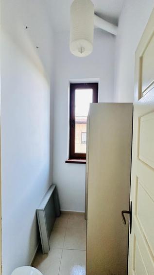 Casă individuală cu 4 camere cu Canalizare în Central