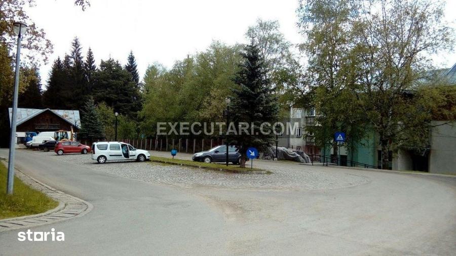 Casă cu 5 camere cu Teren 250 Mp în Central