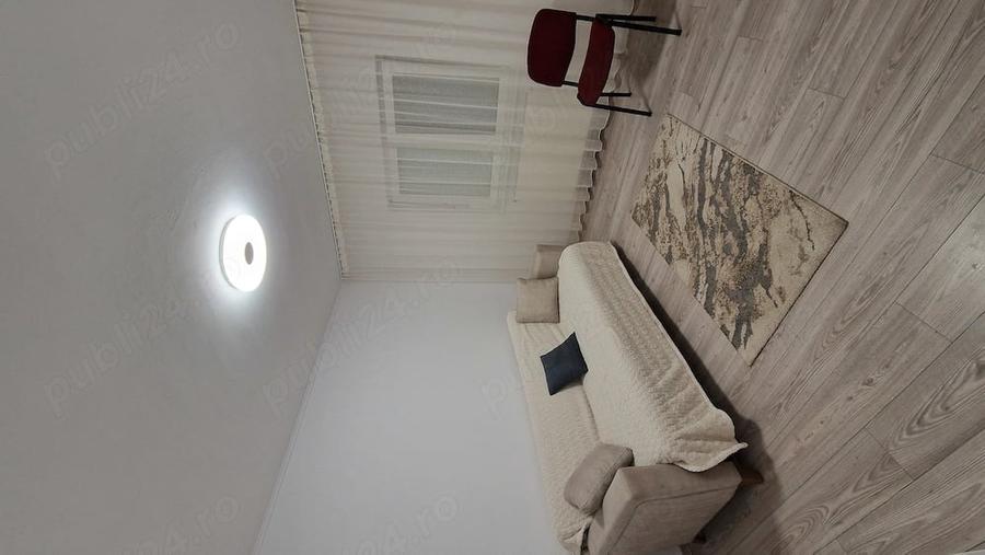 Apartament cu 4 camere decomandat în Decebal