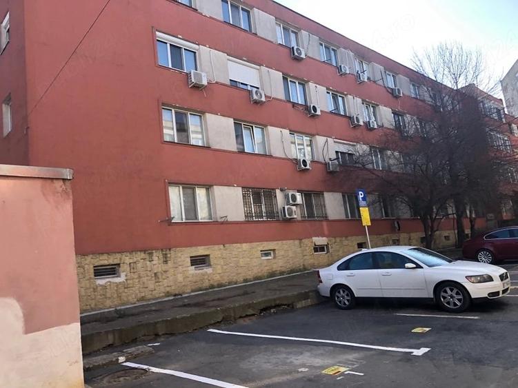 Garsonieră semidecomandată în Far