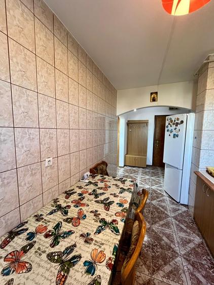 Apartament cu 2 camere decomandat în Casa de Cultură