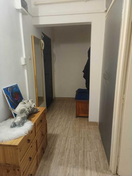 Apartament cu 2 camere semidecomandat în Micro 16