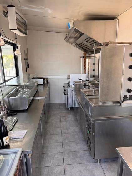Spațiu comercial, de 100 mp, în Bucov