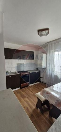 Apartament cu 3 camere în 1 Mai