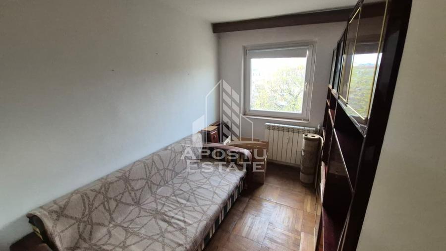 Apartament cu 3 camere nedecomandat, mobilat în Șagului