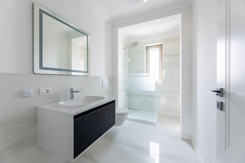 Apartament cu 3 camere decomandat, mobilat în Subcetate