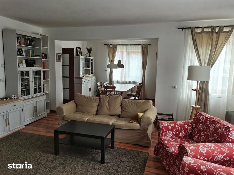 Casă cu 5 camere cu Teren 1000 Mp în Aninoasa