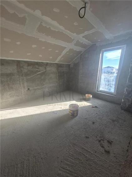 Duplex cu 3 camere cu Canalizare în Moșnița Nouă