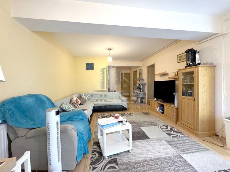 Apartament cu 3 camere semidecomandat, mobilat în Zorilor