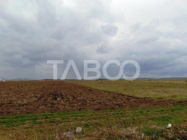 Teren de 20800 mp, în Vest
