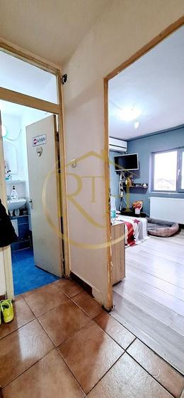 Apartament cu 3 camere semidecomandat în Girocului