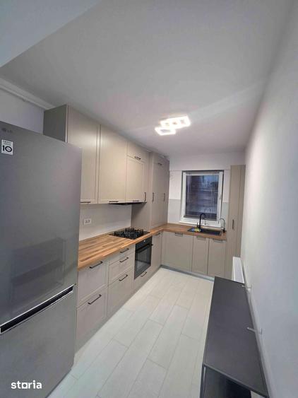 Apartament cu 3 camere în Tractorul